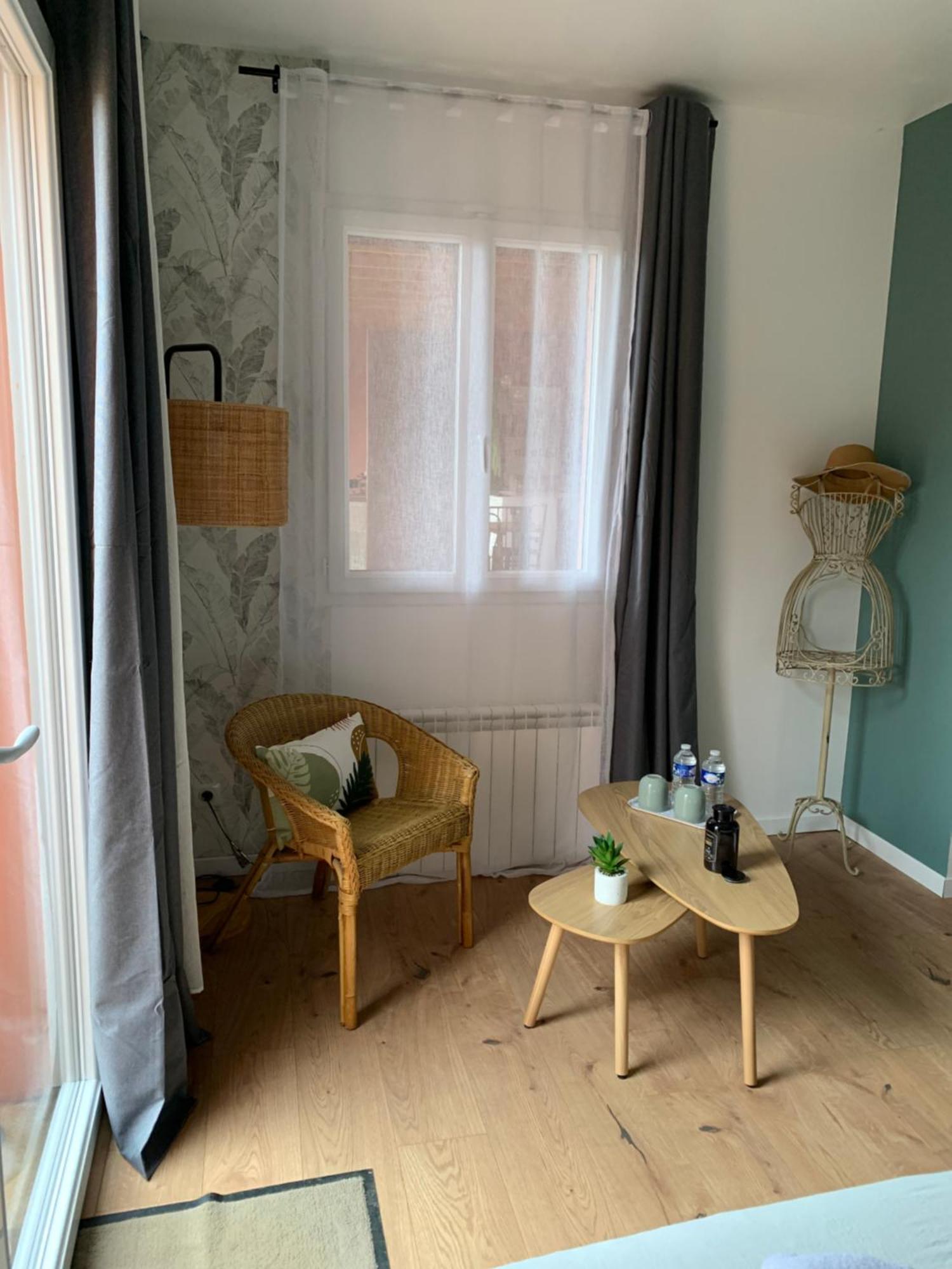 Chambre D'Hotes Mazet Les Abadies Bed & Breakfast Saint-Felix-de-Lodez ภายนอก รูปภาพ